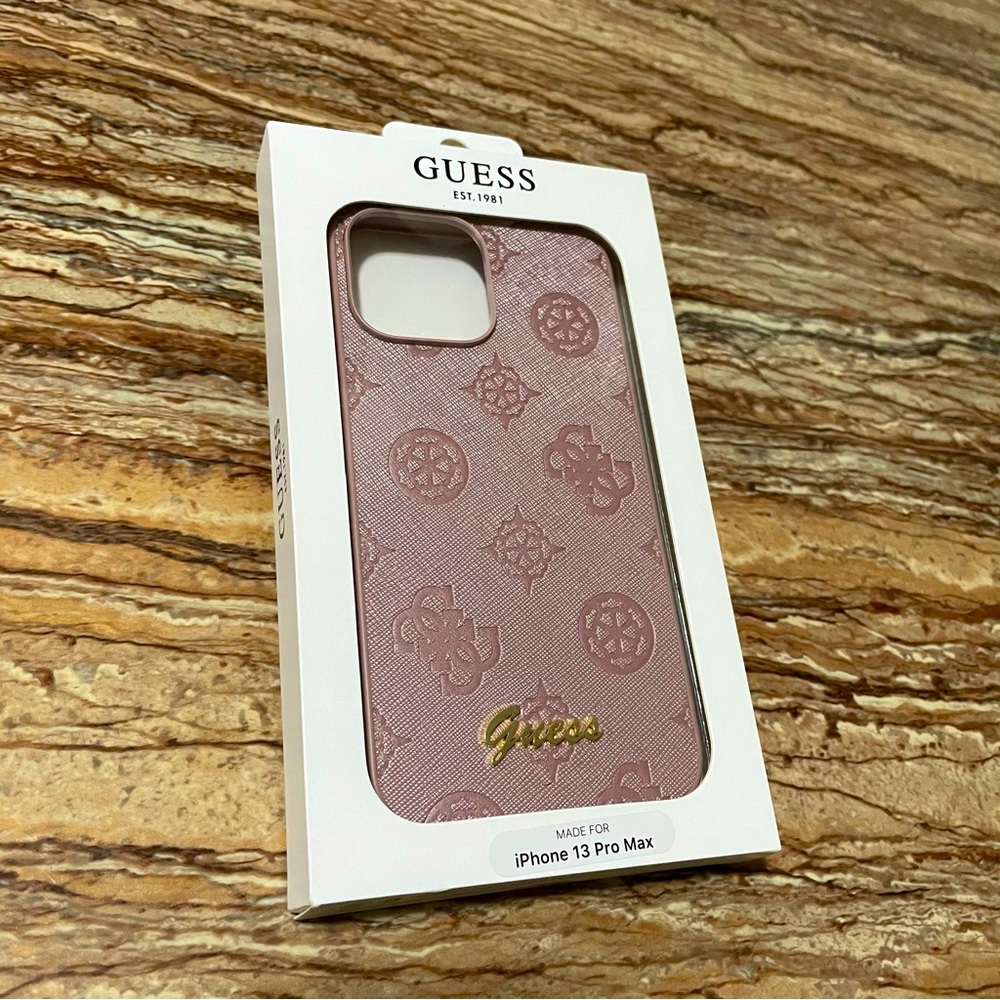 Guess - Picture 3 of 3